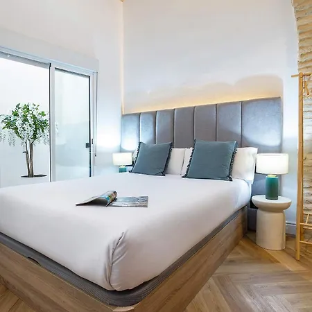 Antonia Luxury